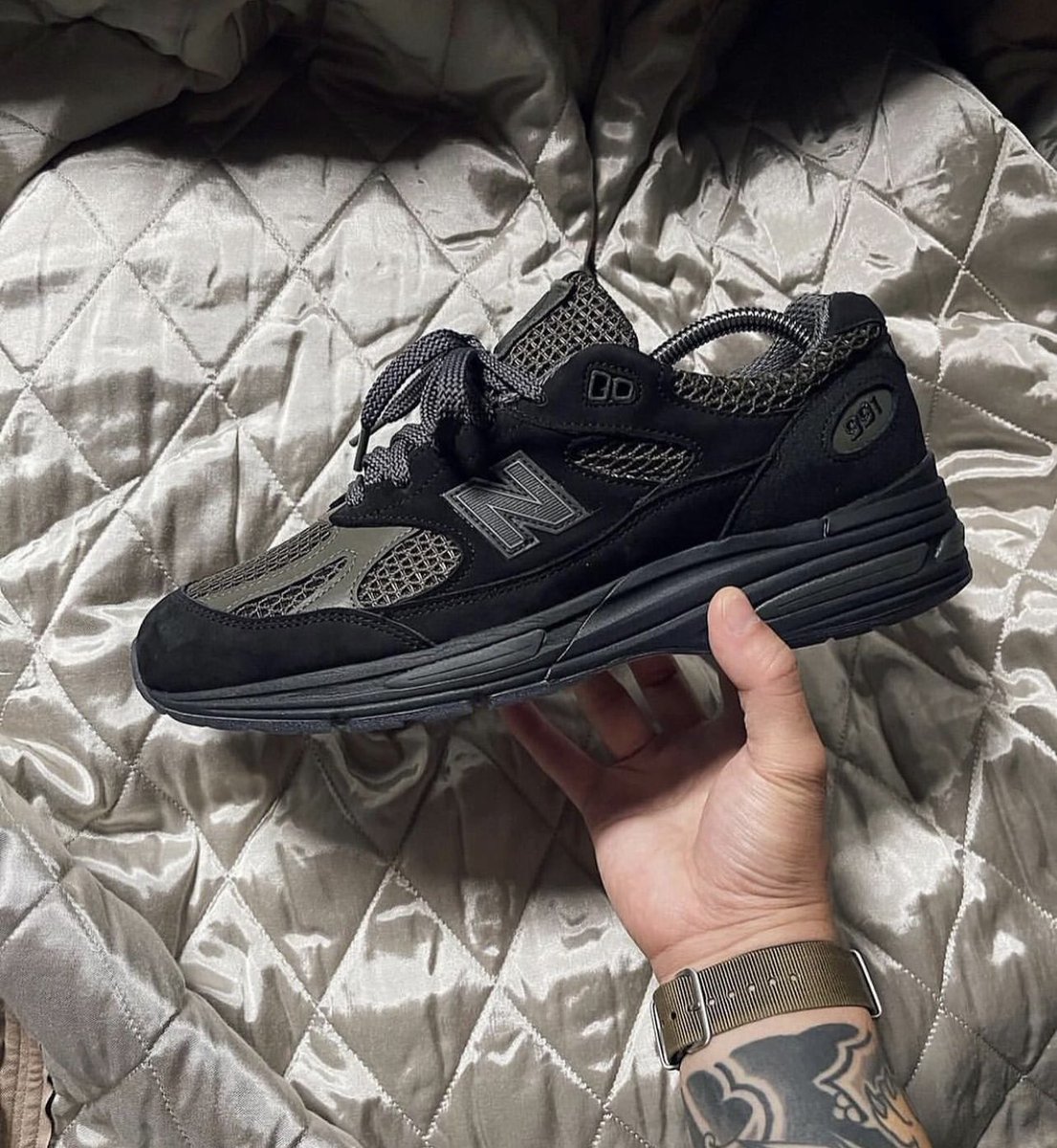 FitThemAll's tweet photo. Nouvelles images des New Balance 991v2 x Stone Island 💣 https://t.co/Uu8enILYgt