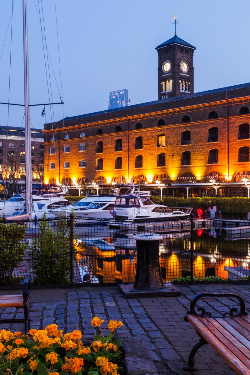 RockwellLtd's tweet photo. 🍴 From exciting new restaurants to centuries-old pubs🍻, Narrow Street is an area of the capital which perfectly blends London’s rich history with its modern lifestyle offering. To read more, visit: https://t.co/1cXai3A1xp #history #culture #London #Westferry #CanaryWharf https://t.co/wZHvGoDYeH