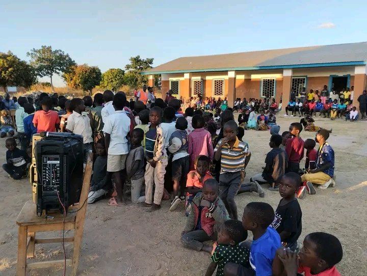 MudziProject's tweet photo. Having a community with knowledge and understanding about climate change makes it easy to implement climate mitigation  and adaptation strategies. Our project works to share climate education to communities and school to influence climate actions. @theiris_project https://t.co/5N0FGksC4B