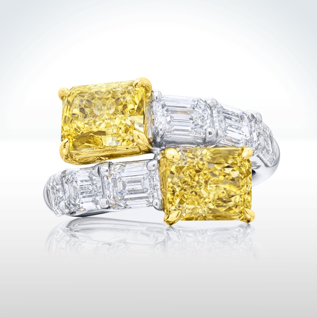 JewelsByStar's tweet photo. Embrace the extraordinary with JB Star's Twogether Collection. This ring features two certified, fancy yellow radiant-cut diamonds embraced by emerald-cut diamonds. (Style 5597-004)
.
.
.
.
#jbstar #jewelsbystar #fancyyellowring #DazzlingBeauty #highendjewelry #fancyyellowdiamond https://t.co/xR0rBvfgjl