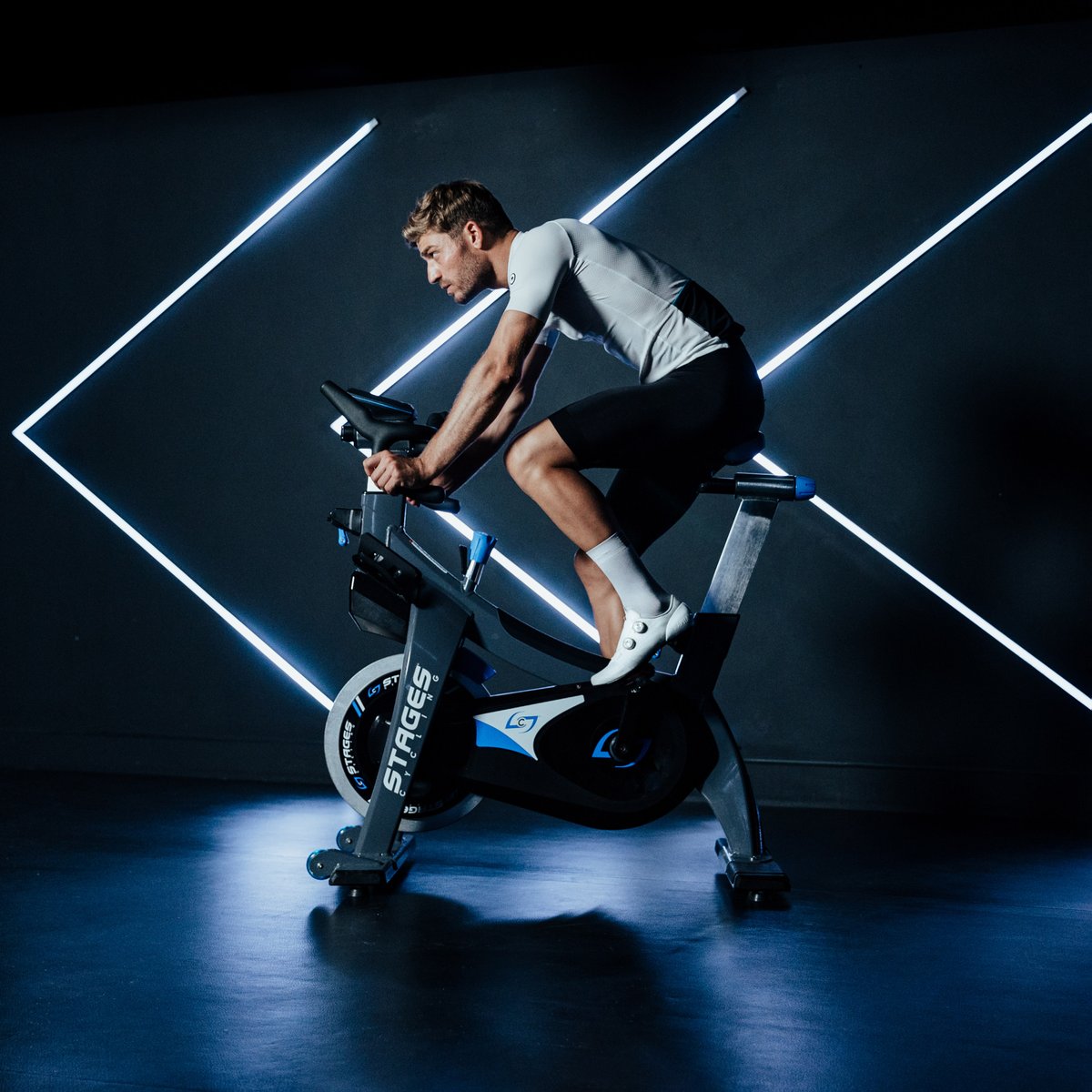 lookcycle's tweet image. New INDOOR DUAL pedals 👊

Control, comfort, and performance, keeping a rider's feet perfectly positioned to put the power down in the most high impact fitness sessions

#lookcycle #pedals #spinclass #spinning #indoorcycling #indoorcyclingtraining #madeinfrance #stages