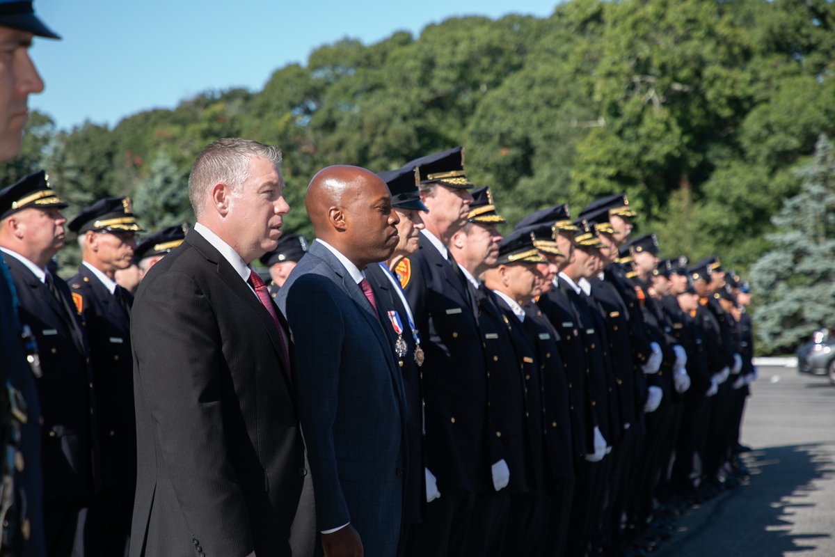 SCPDHq's tweet photo. Last week, the SCPD said goodbye to Officer Robert Kirwan, who died of 9/11-related cancer on September 9.

Kirwan joined the PD in 1975 and was assigned to the Emergency Service Section in 1979.  He responded to the aftermath 9/11, spending more than 30 days on a recovery team. https://t.co/SX6iVySMsc
