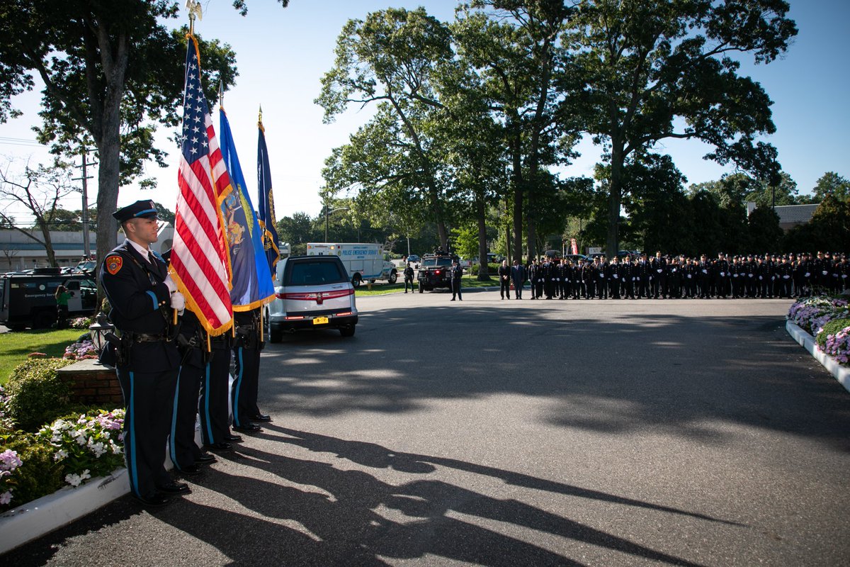 SCPDHq's tweet photo. Last week, the SCPD said goodbye to Officer Robert Kirwan, who died of 9/11-related cancer on September 9.

Kirwan joined the PD in 1975 and was assigned to the Emergency Service Section in 1979.  He responded to the aftermath 9/11, spending more than 30 days on a recovery team. https://t.co/SX6iVySMsc