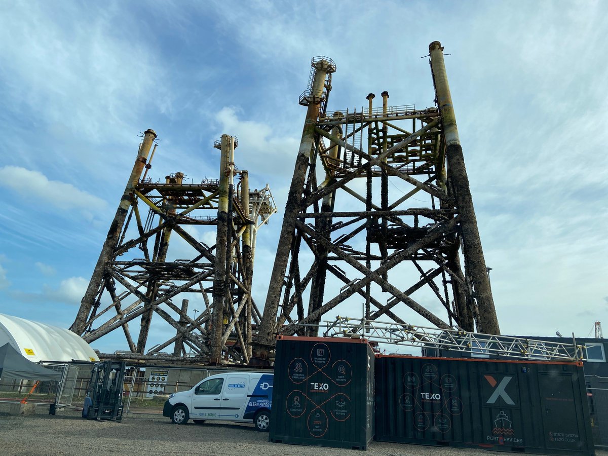 alchemy_ltd's tweet photo. Fantastic day at the Decom Mission exhibition at the @PortofBlyth this week - many thanks to all the attendees who stopped by our stand to learn how our range of innovative Gels can help with the decommissioning challenge. https://t.co/vlVF7Hj4v5
