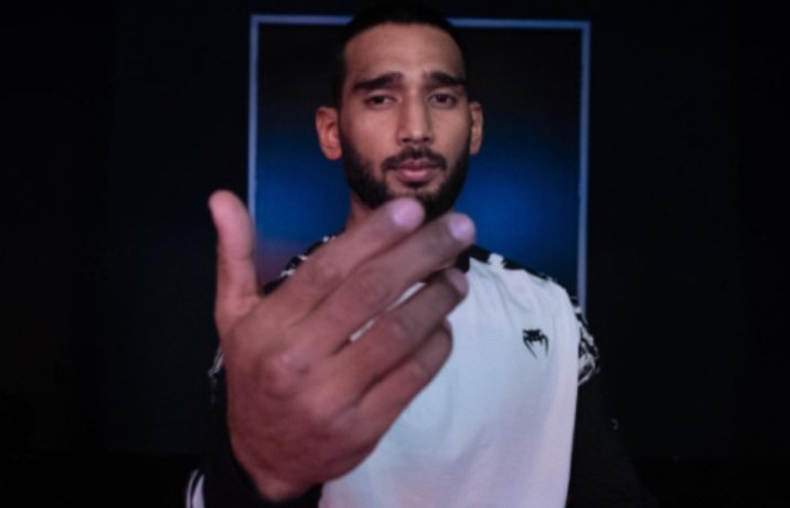 EXCLUSIVE:  "I was like a vampire"

Anshul Jubli reveals how he overcame severe illness just before the #RoadToUFC final fight, previews his #UFC debut at #UFC294 in Abu Dhabi in this in-depth interview...

READ: thefangarage.com/articles/20080…