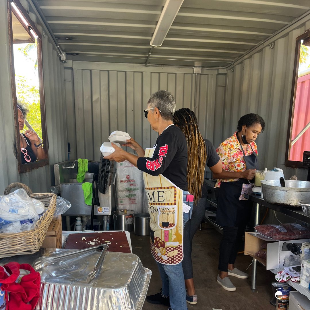 revistaetnicapr's tweet image. Recordamos y agracedemos a la las organizaciones que se  unieron a nuestras brigadas solidarias en Loíza tras el paso del huracán Fiona en el 2022. 

[Subvenciones por Southern Power Fund y Fiona Community Response Fund.]

#HuracánFiona #ProhibidoOlvidar #Loíza