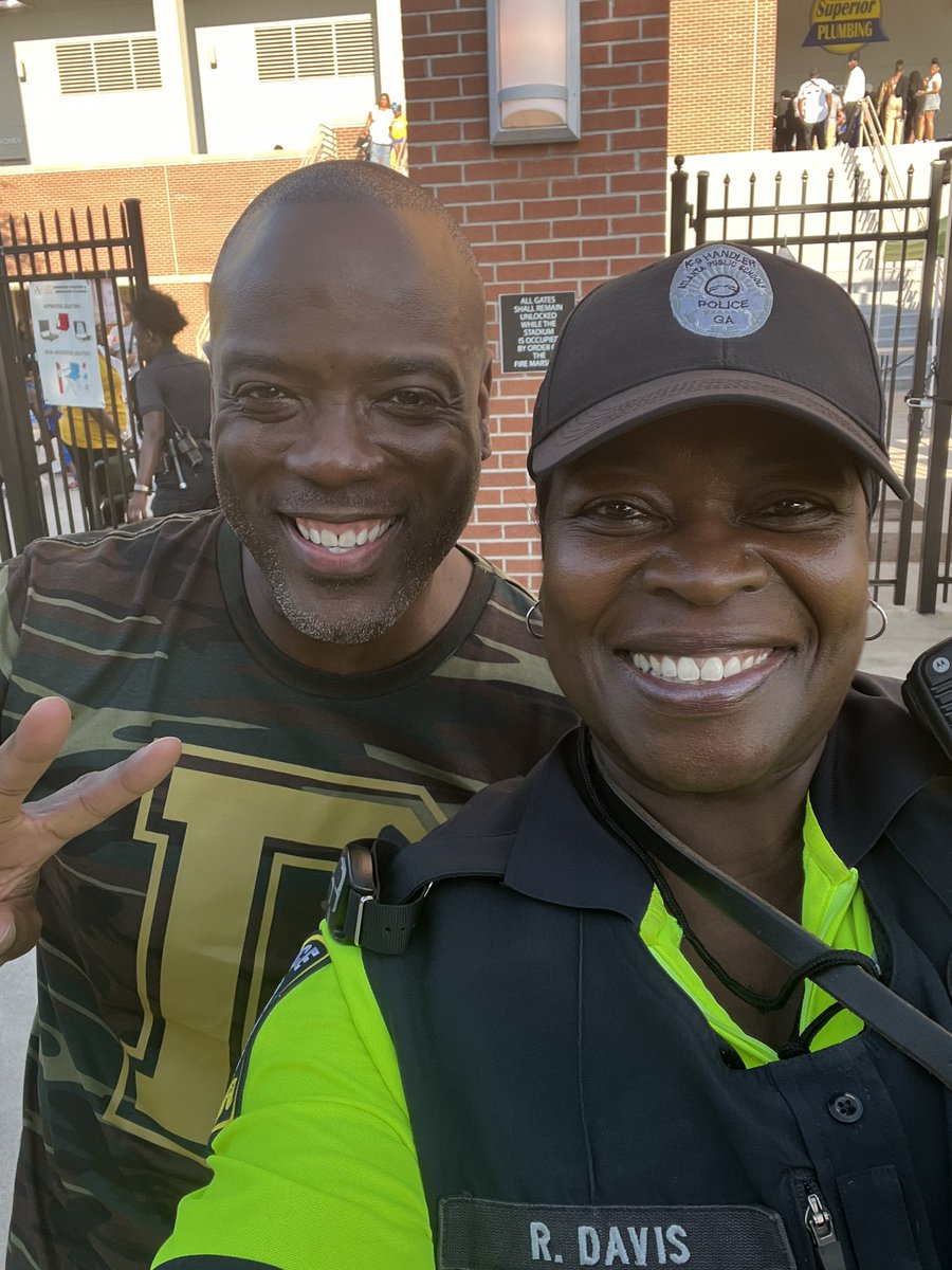 ApspdDavis's tweet photo. Always a JOY seeing @TommyUsherAPS  this smile makes you smile.  Such an awesome person 🥰 https://t.co/lxROUjVllh