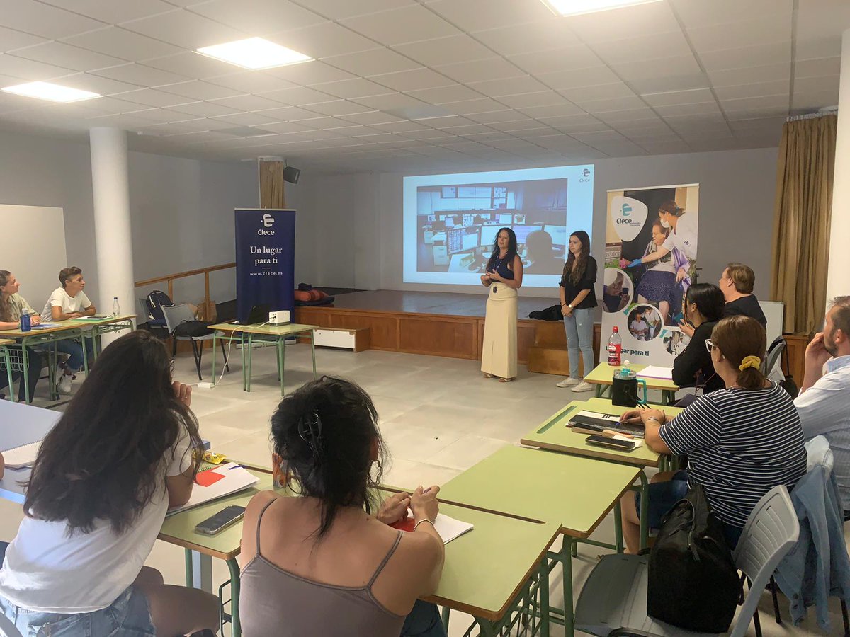 Raquel_Clece's tweet photo. Conocemos a las participantes de la formación en Atención Sociosanitaria en San Martín Del Tesorillo, para explicarles cómo es la gestión de nuestro SAD y  los pasos a seguir para participar en nuestros procesos de selección, resolviendo todas sus dudas. Gracias por la invitación https://t.co/lvKX4P6lal