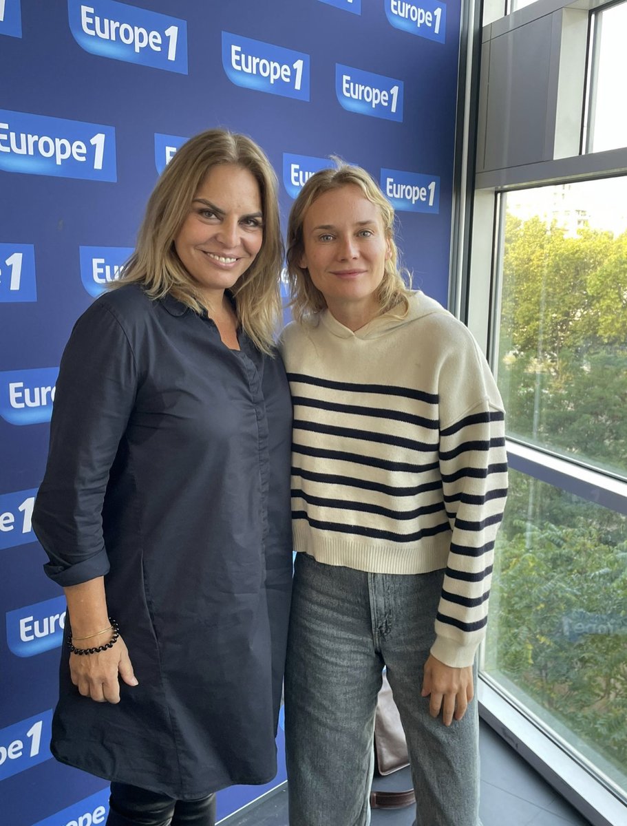 Mediawan (@mediawanfr) on Twitter photo 🎙️ #DianeKruger et <a href="/carolinecochaux/">Caro Cchx</a> étaient en direct ce matin au micro de <a href="/tomisle/">Thomas Isle</a> dans <a href="/Europe1/">Europe 1</a> pour le documentaire "Elle parle d’Elle, Diane Kruger raconte Romy Schneider" !
À découvrir dès le 2 octobre sur <a href="/CanalplusDocs/">CANAL+ Docs</a> et <a href="/myCANAL/">myCANAL</a>
europe1.fr/emissions/cult… 🎙️ #DianeKruger et <a href="/carolinecochaux/">Caro Cchx</a> étaient en direct ce matin au micro de <a href="/tomisle/">Thomas Isle</a> dans <a href="/Europe1/">Europe 1</a> pour le documentaire "Elle parle d’Elle, Diane Kruger raconte Romy Schneider" !
À découvrir dès le 2 octobre sur <a href="/CanalplusDocs/">CANAL+ Docs</a> et <a href="/myCANAL/">myCANAL</a>
europe1.fr/emissions/cult…