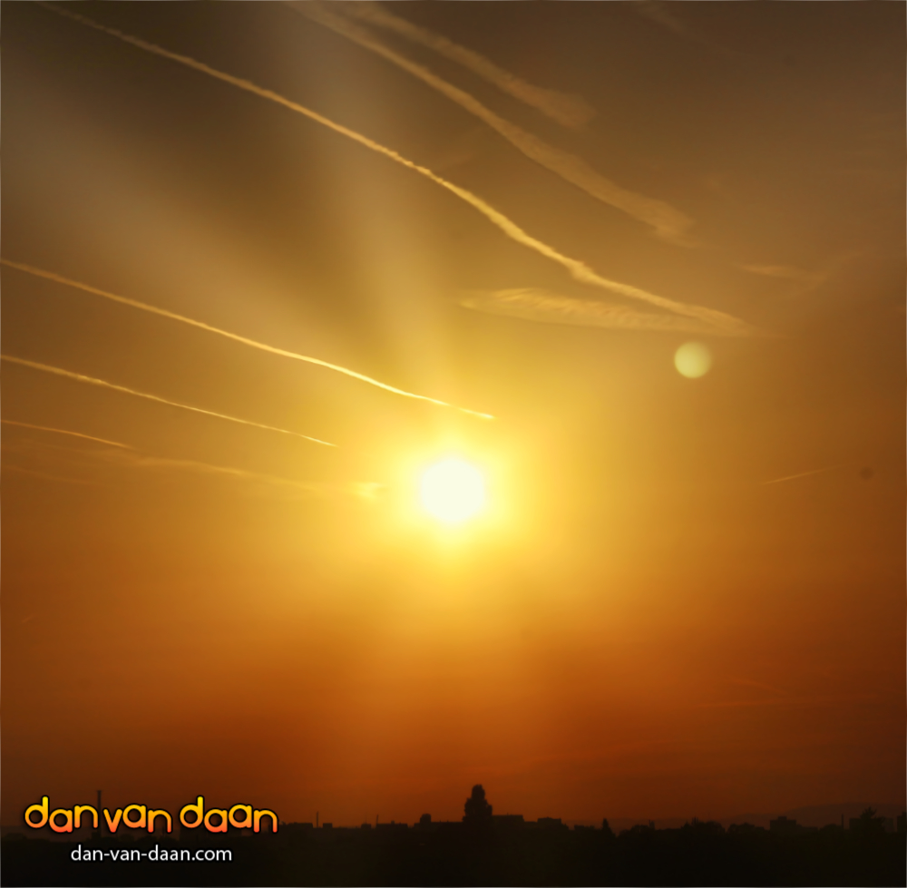 danvandaan's tweet photo. The #autumn #sun is setting after a beautiful #Sunday here on Dyade Island. 😎🚢 What do you like to do most during this time? 🌞 

Have a nice #summer ☀️

My music: https://t.co/q5SKttQsIu (Advertising)

#lounge #loungemusic #chillout #chilloutmusic #chillmusic #dawn #sunset https://t.co/DbR7NF00Gh