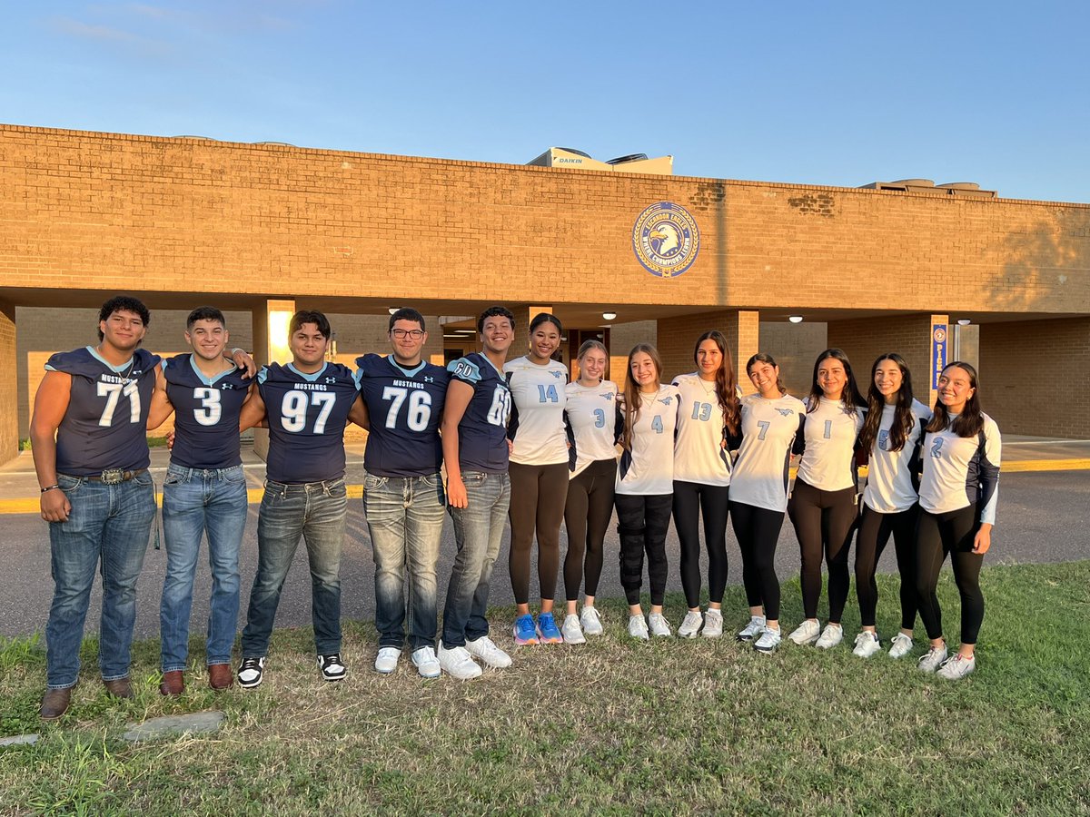 Starting the day off at <a href="/EscandonEagles/">Escandon Elementary</a> with our <a href="/mcmemfootball/">McAllen Memorial FB</a> and <a href="/MemorialMcallen/">McAllen Memorial Volleyball</a> athletes.  It’s always a great day to be a Mustang, and we always want to give back to our community that has given us so much! #1PRIDE #Believe #BeBetterBeBlue