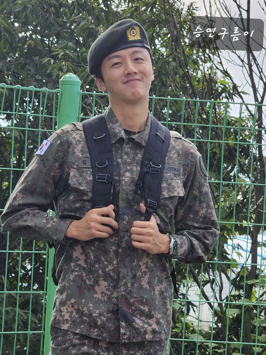 kimrooun's tweet photo. Yeyee papi aku udh balik🤍🤍🤍 https://t.co/zzGTyPnNBd