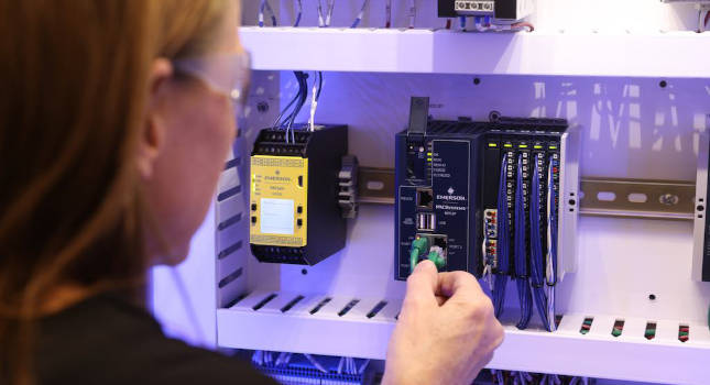 EMR_PACSystems's tweet image. The PACSystems CPE200 PLC offers machine builders the rare quality of flexibility to be prepared for whatever comes and stay on time and budget.&amp;gt; emr.as/6eNl50PQwBO

#PACSysterms #PLC #IIoT