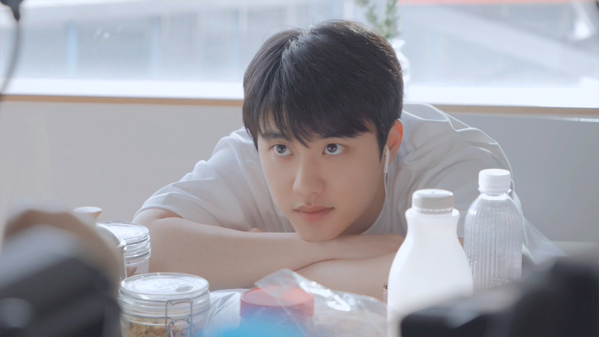 weareoneEXO's tweet photo. D.O. 디오 'Somebody' MV Behind The Scenes

https://t.co/qEEv0zd4VU

#DO(D.O.) #디오  
#EXO #엑소 #weareoneEXO 
#기대 #디오_기대 
#Somebody #디오_Somebody https://t.co/NngE3D2BEE
