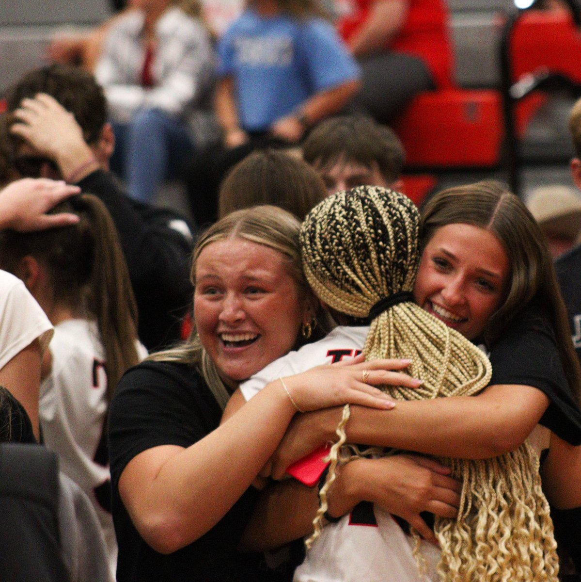 Ashya Thompson tweet media