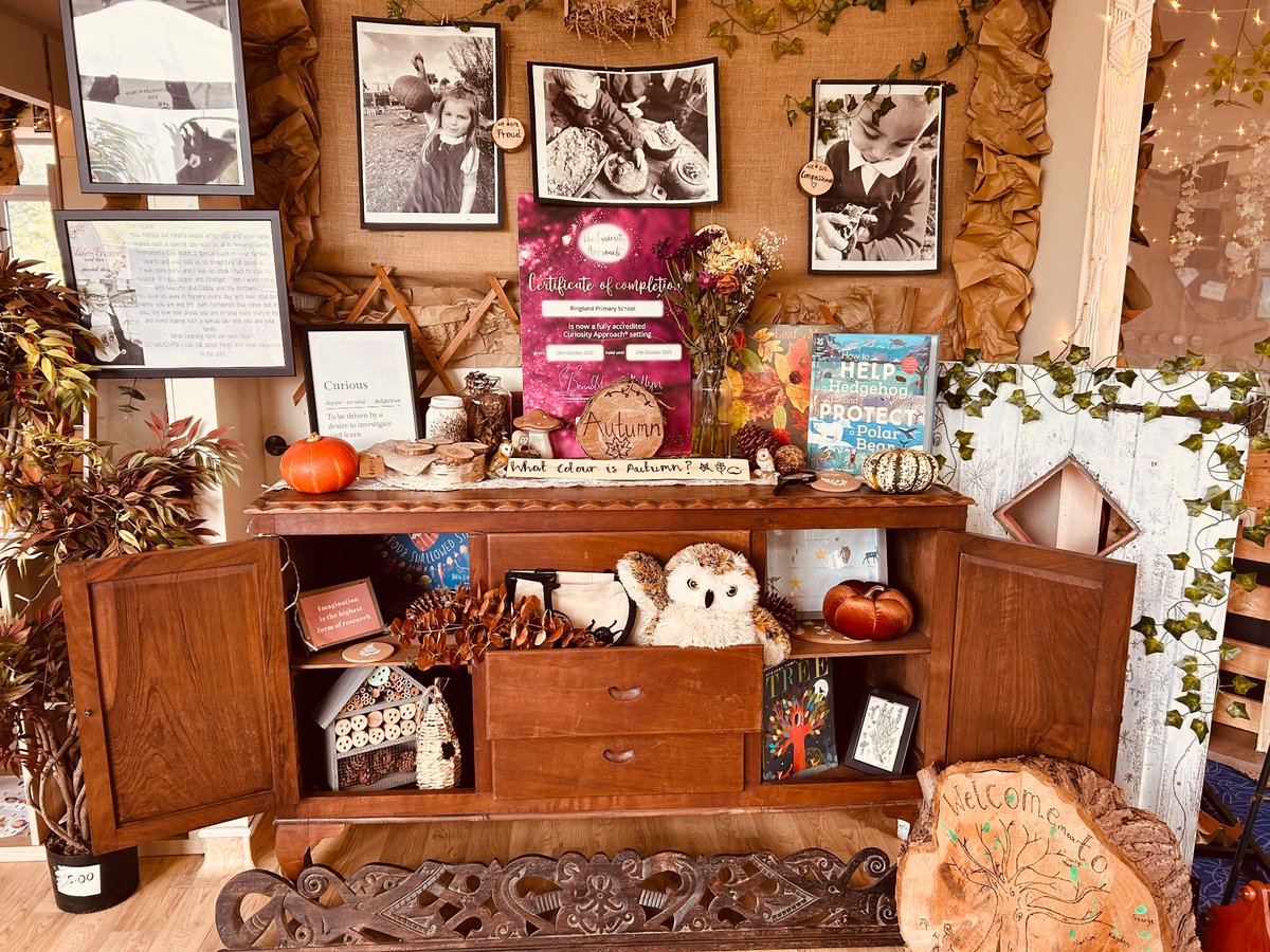 RinglandPrimary's tweet photo. Our Autumn collection is growing nicely in Nursery with children adding our favourite books and their found Autumnal treasures π #siezetheseason #connectedtonature #AutonomousLearners @EAS_EarlyYears @FroebelTrust https://t.co/MvuI1mp7Eq