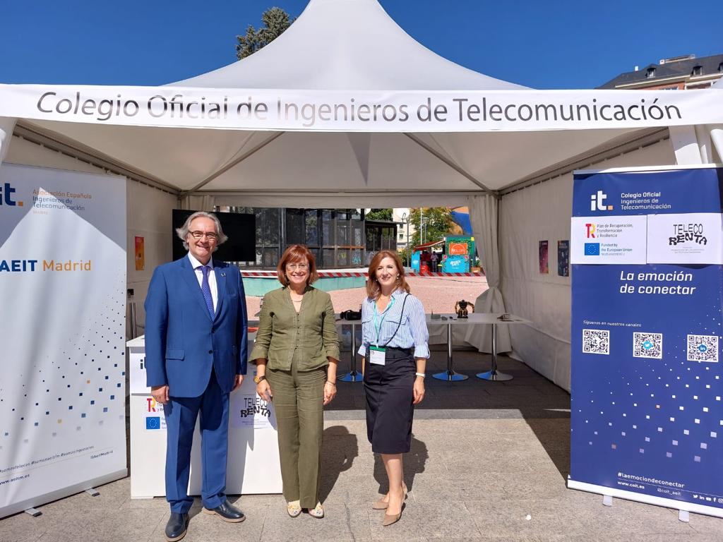 Adrián Nogales, director de relaciones institucionales del <a href="/COIT_AEIT/">COIT_AEIT</a>, Victoria Ramos, secretaria de AEIT-Madrid y Carolina Sánchez en el #DíaProfesionesUICM2023 de <a href="/UICMadrid/">Unión Interprofesional de la Comunidad de Madrid</a>

#AEITMadrid #AEIT #Somostelecos