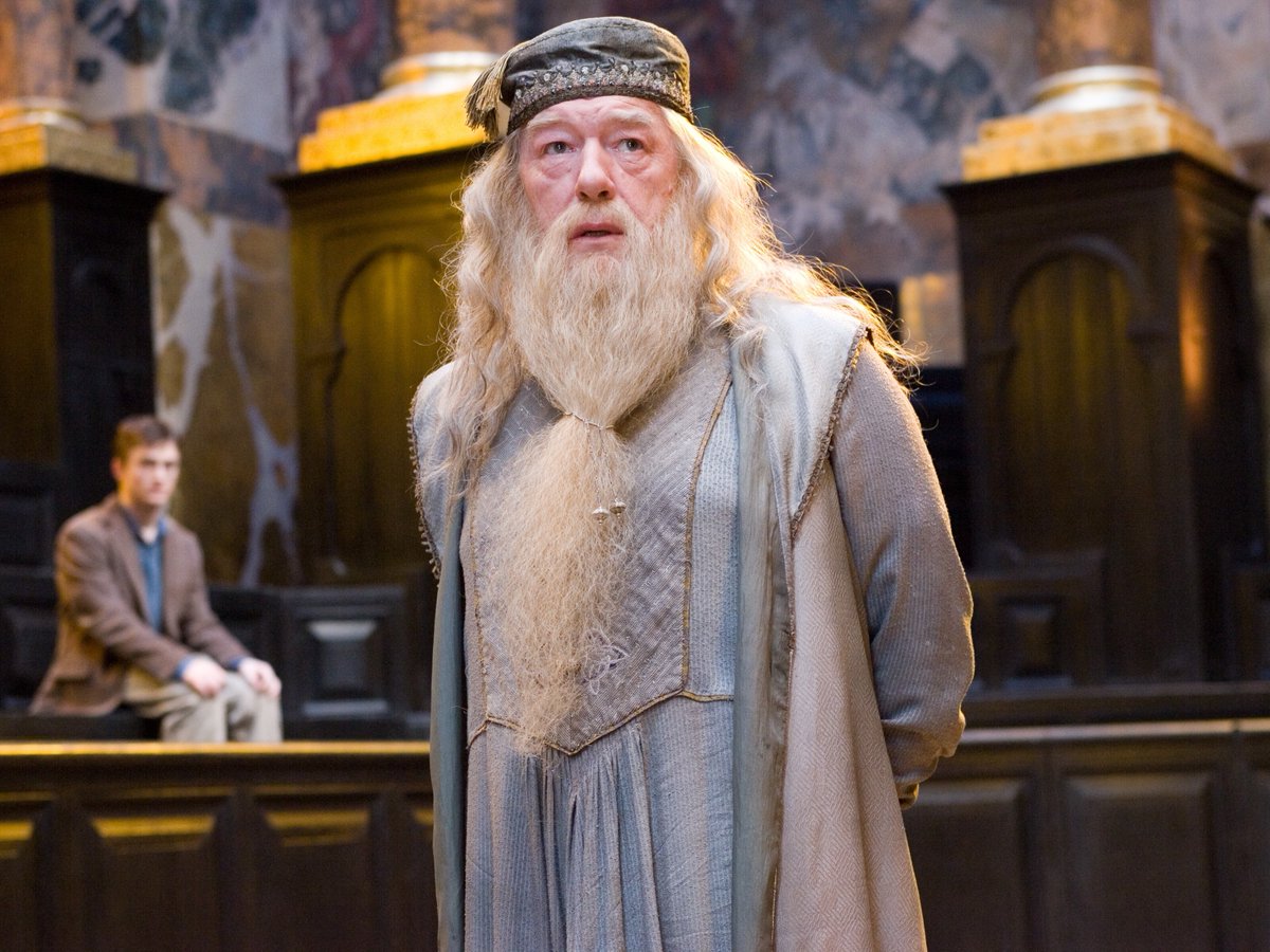 HBOMaxES's tweet photo. "La muerte no es más que la siguiente gran aventura" - Albus Dumbledore  

Descansa en paz, Michael Gambon 🤍 https://t.co/Ez9ft1vHG9