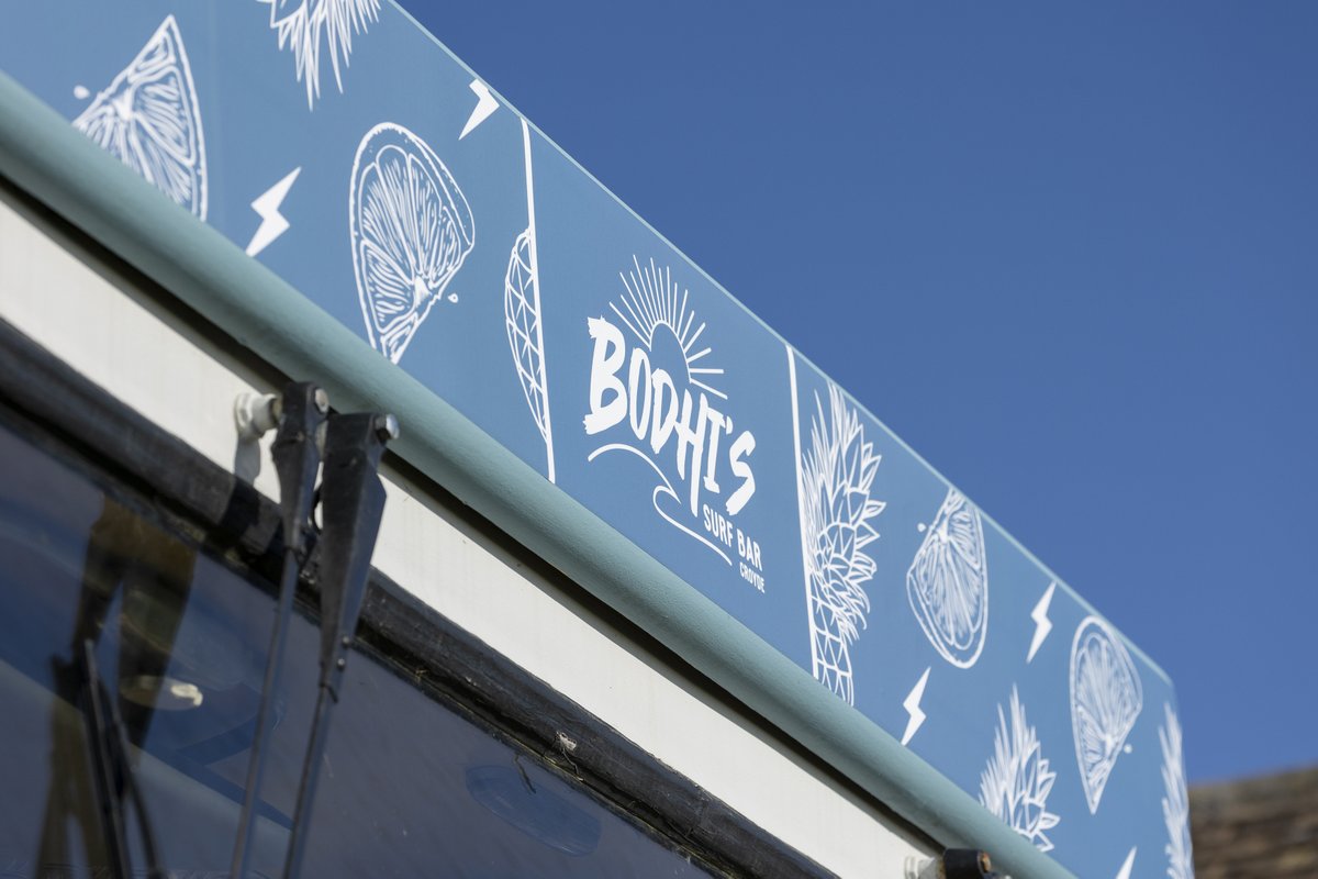 HallPhotographic tweet media