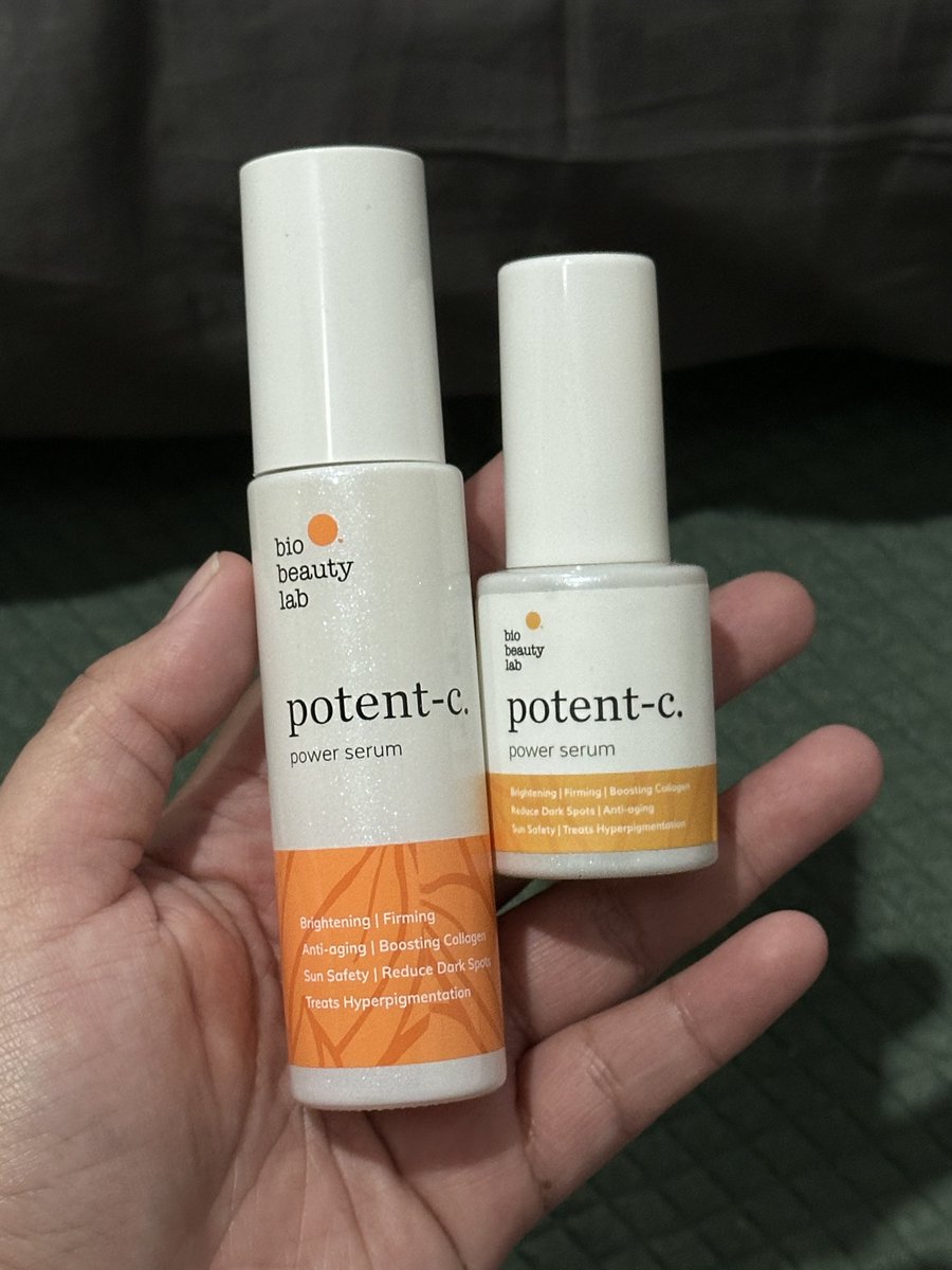 sukaskincarean's tweet photo. Kalo ditanya rekomendasi vitamin c serum, gak bosen buat rekomen BBL vitamin c serum ini. 

Cepet buat mudarin bekas jerawat PIH dan PIE! Teksturnya semi lotion jadi dipakai pagi gak bikin kusam.

Bect combination: dipakai sebelum pakai sunscreen. Auto ngga kusem seharian 😭🤏🏻 https://t.co/GrY9fUZve9
