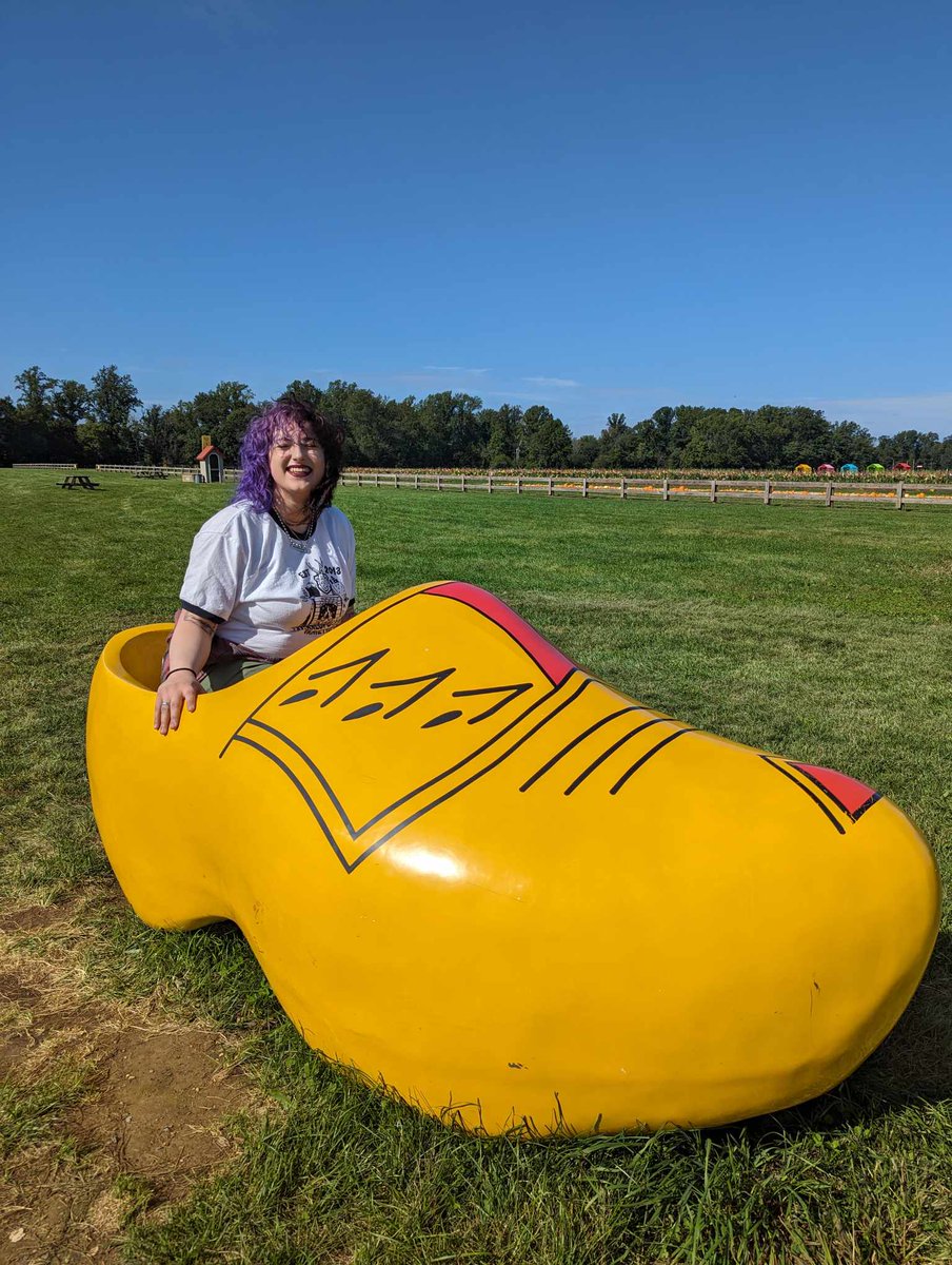 THEY PUT SU IN A SHOE!!!