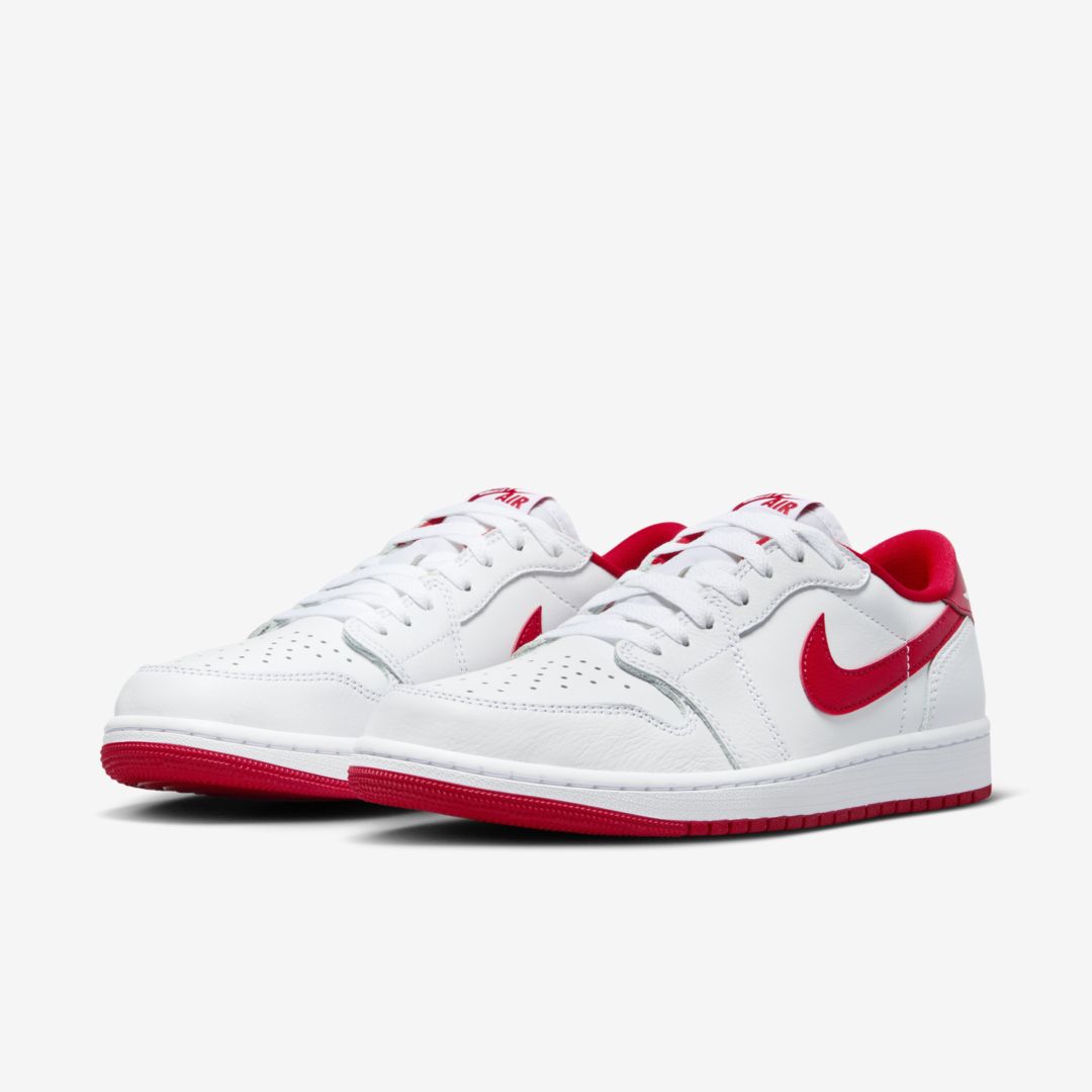 J23app's tweet image. Official Images: Jordan 1 Retro Low OG "White/University Red"