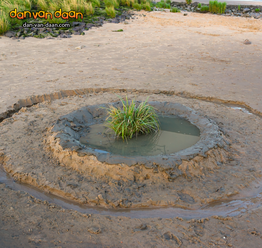 danvandaan's tweet photo. A #sandcastle on the beach is always a nice pastime. 🏝🚢 This time I'm not responsible for the structure, it was already on the #beach 😀. 

Have a nice #summer ☀️

https://t.co/q5SKttR0y2 (ads)

#lounge #loungemusic #chillout #chilloutmusic #chillmusic https://t.co/7UZyLwvzP4