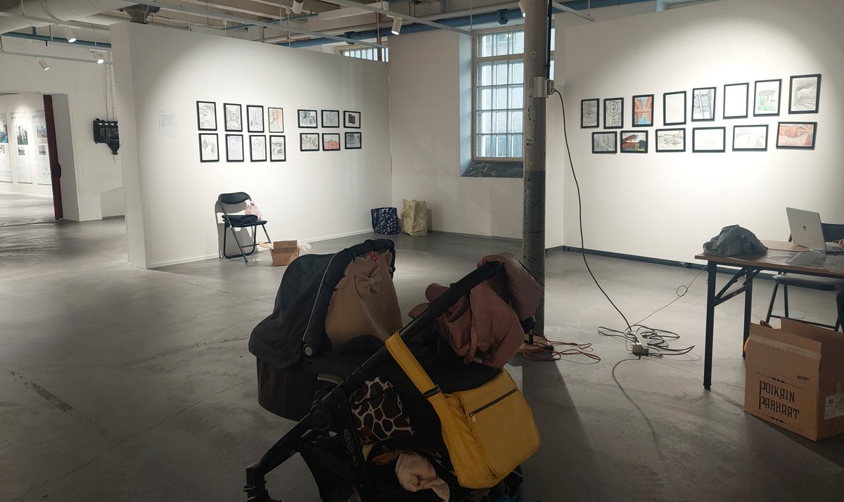 Käytiin pikku-assistentin kanssa ripustamassa <a href="/ARCH_TampereUni/">TampereUni Architecture</a> fuksien Pietilä-piirroksia Finlaysonin Vooninki-saliin osaksi pian alkavan TAD-viikon näyttelyä. Pietilä-töiden sarja jakaantuu kahteen eri tilaan ja niinpä ripustusurakka jatkuu huomenna Hervannan kirjastossa.