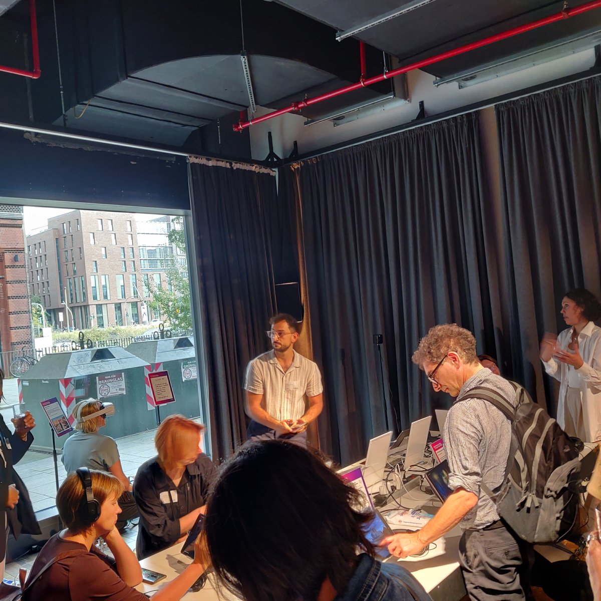 eCommemoration tweet media