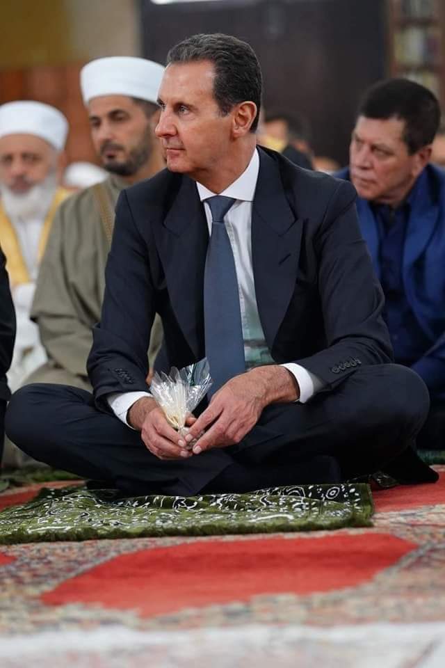 الغالي اليوم في اللاذقية، يشاركنا احتفالات ذكرى مولد النبيّ الأكرم.. 
الحمدلله عالسلامة و كل عام و أنتم بخير سيادة الرئيس❤️🇸🇾❤️

#الغالي