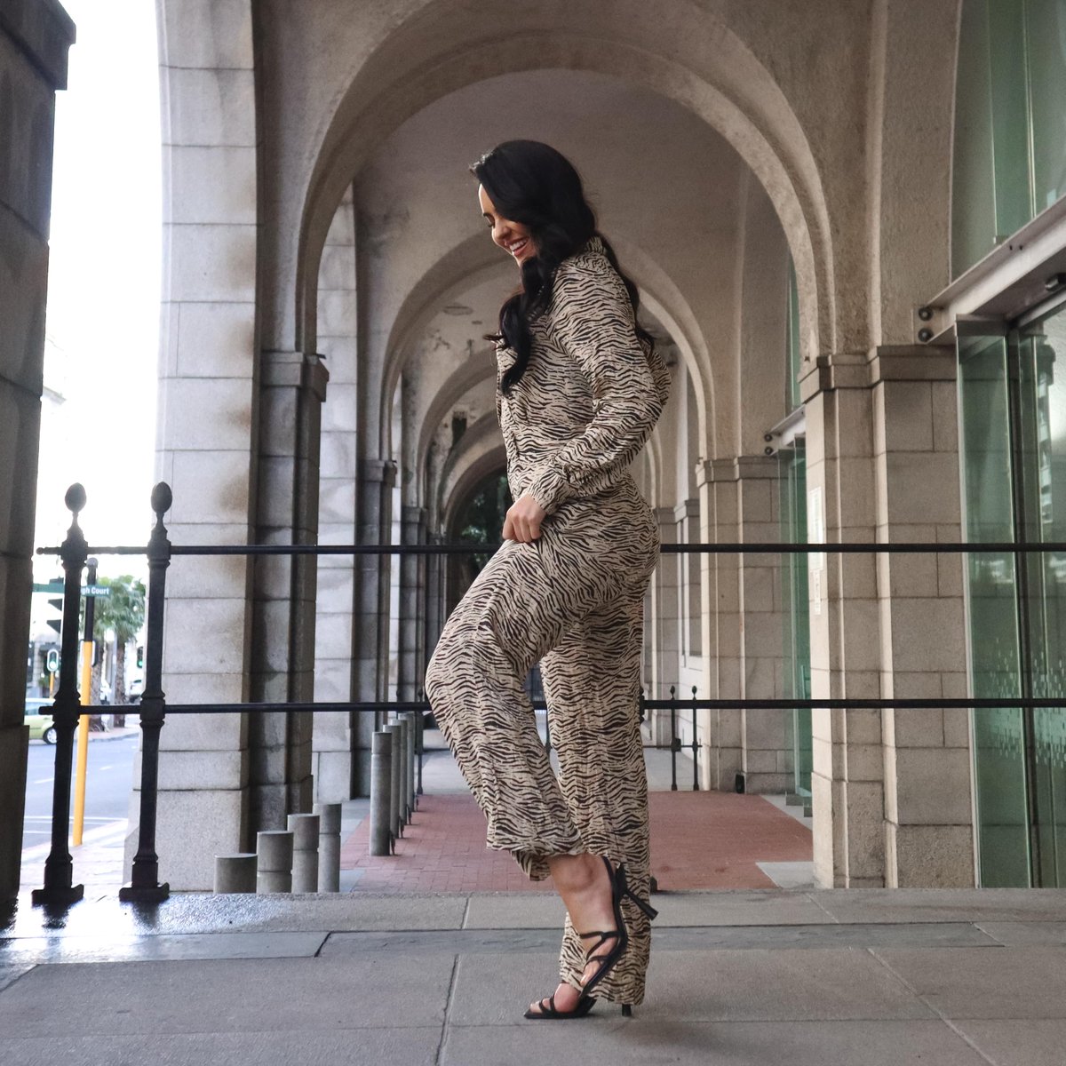 Sleek, stylish, and perfect for any occasion! @savanahdealmeida, we're loving the fit ✨👌

Shop now: bit.ly/3ZBQdUr

 #generationspring #callitspring