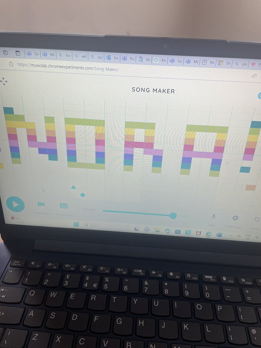 mik1's tweet photo. 1st yrs being creative using Chrome Music lab today. Simple intro to using tech in music. #musicteacher #jcmusic https://t.co/z02yIfhywN