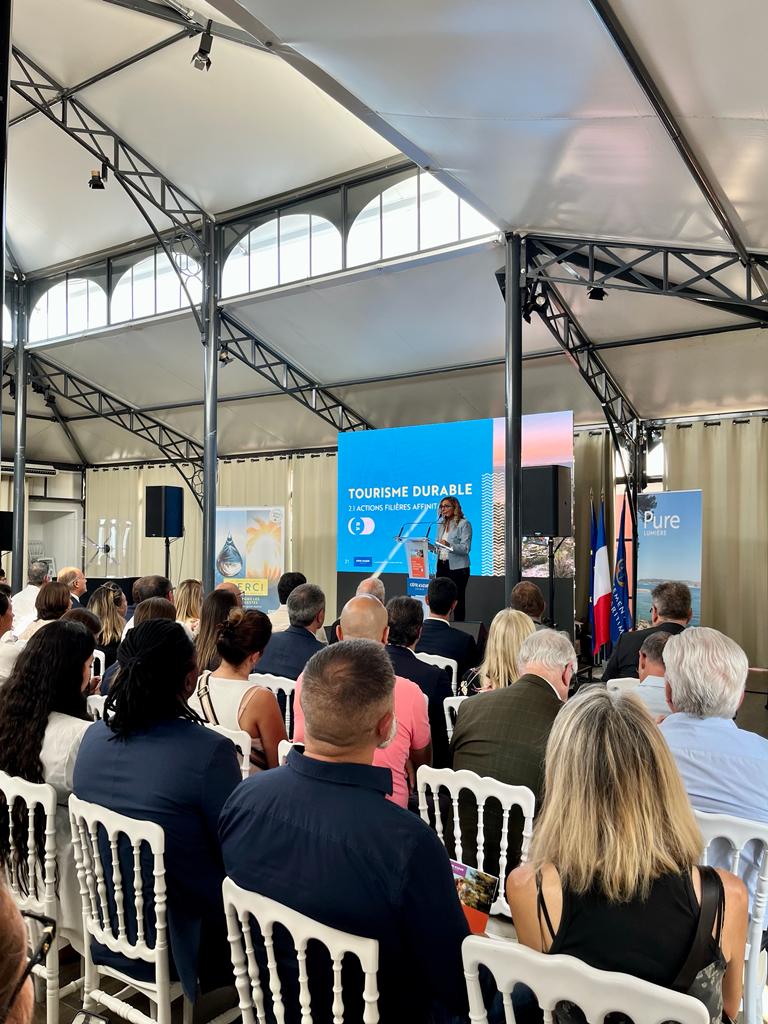 ProCotedazur's tweet photo. [ECOTOURISME] Dans la continuité de la politique #GreenDeal des @AlpesMaritimes : 
Renforcement de la campagne écogestes
Lancement d'un guide de voyage tourisme durable
Promotion de l'offre #outdoor #MicroAventures #CotedAzurFrance
Valorisation du Haut et Moyen-Pays https://t.co/9HPhFrxoTu
