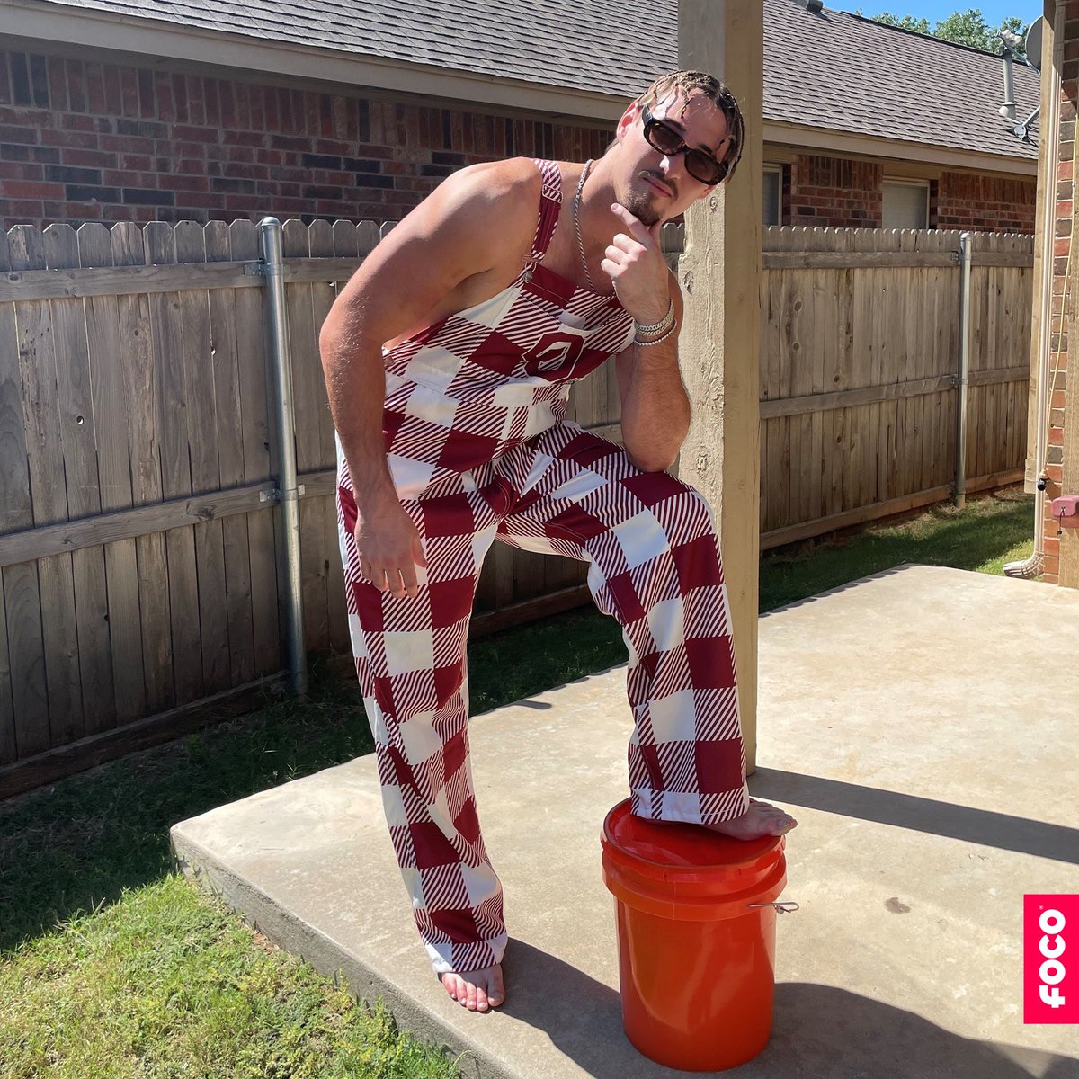 Danny_Stutsman's tweet photo. I’d say this is OVERALL my best fit yet! Shoutout to @FOCOusa for getting me right with these Oklahoma Overalls! #TeamFOCO #FOCOFamily https://t.co/XIOXRhy4NM