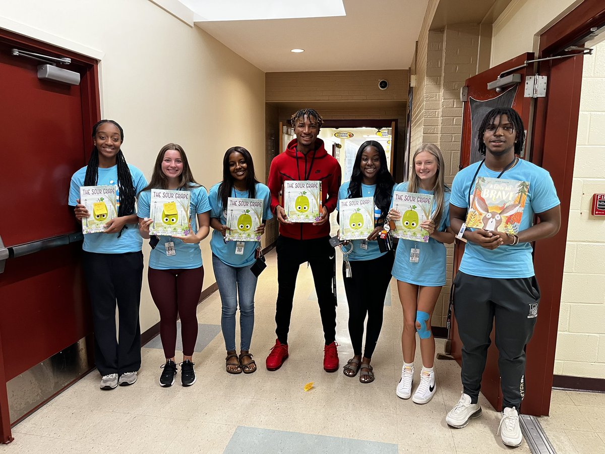 Had a great time reading to students at Pontiac Elementary today on behalf of Blythewood High &amp; Blythewood Rotary.

<a href="/BwoodRotary/">Blythewood Rotary</a> <a href="/PontiacElem/">Pontiac Elementary</a>