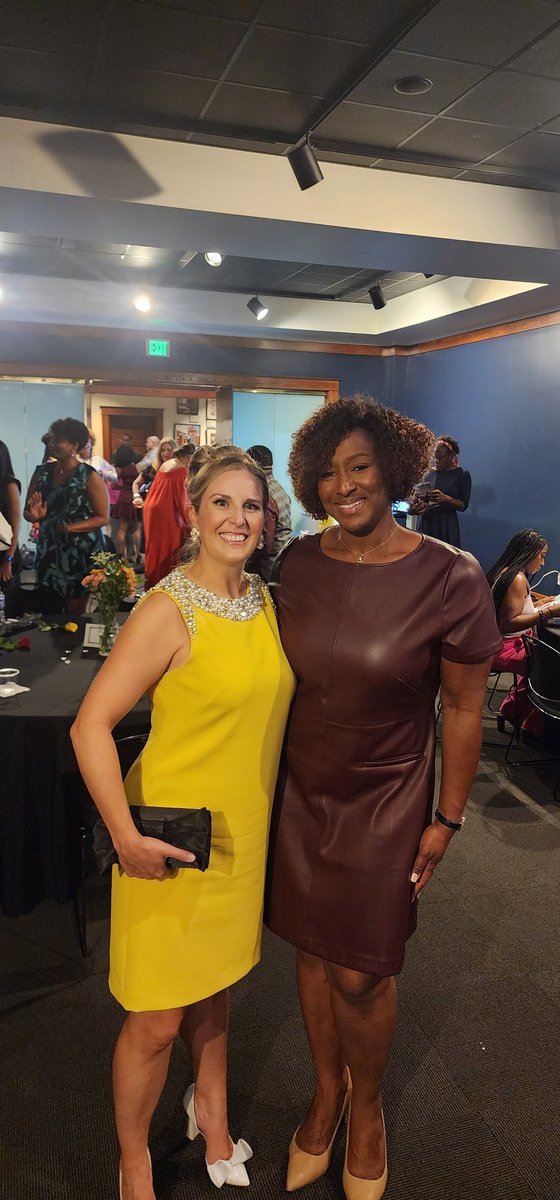 Celebrating with the CEO of the Women's Foundation of Arkansas, Anna Beth Gorman! Grateful for her leadership in this state in elevating women and making  generational impact! #top100womenofimpact <a href="/NYITCOMAR/">NYITCOM at Arkansas State</a>