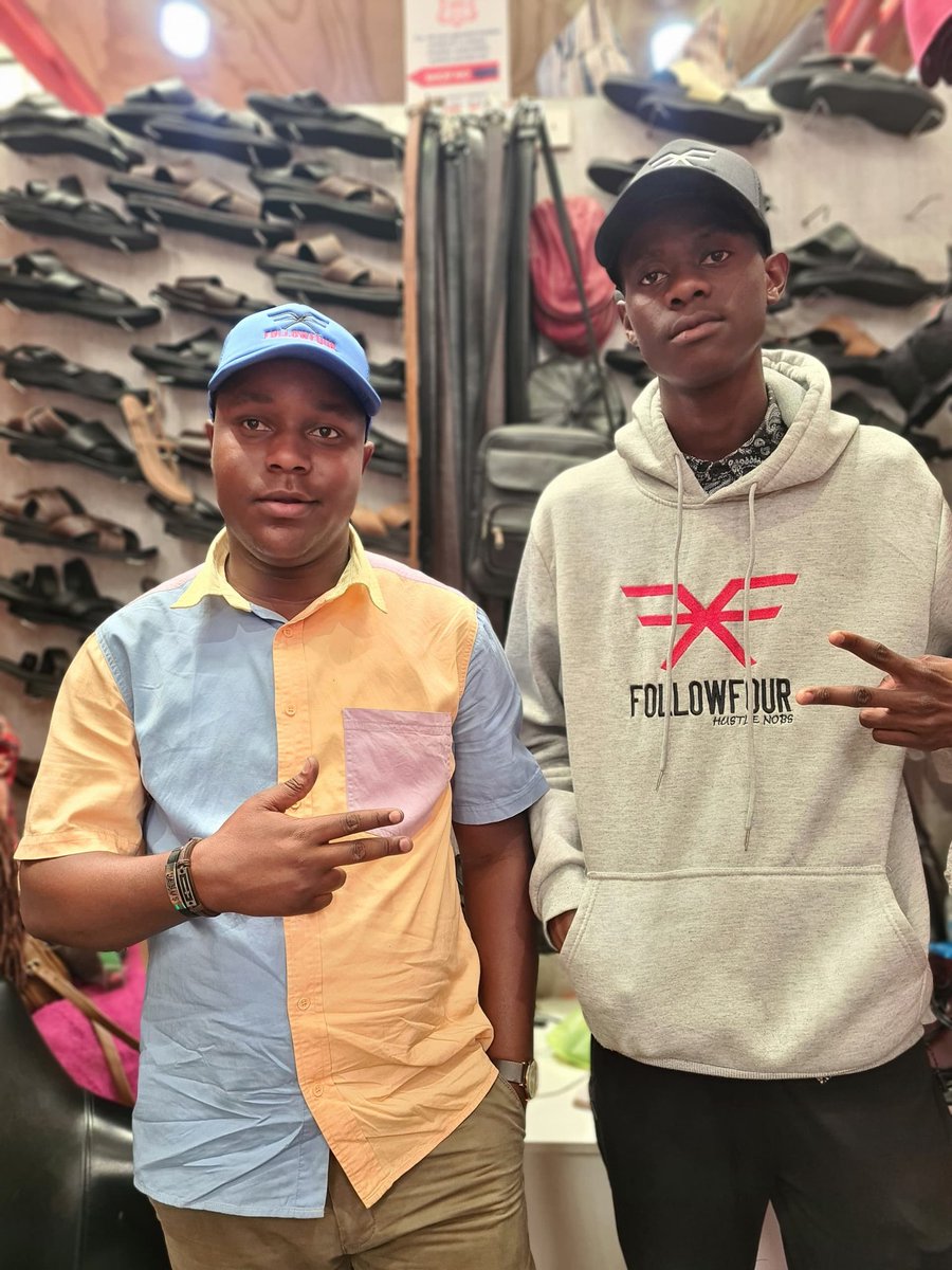 MJMleatherware's tweet photo. There is no better feeling than meeting a twimbo! 

And Thanks to GOD I meet them almost everyday!

So today I was with one of them!

And he is the FOUNDER of FOLLOW FOUR LOCAL🇿🇼 CLOTHING BRAND!

His name is BRUCE CHISASA!

👉God • Goals • Grinding • Gratitude . The brand focuses on inspiring young entrepreneurs!

#🇿🇼!