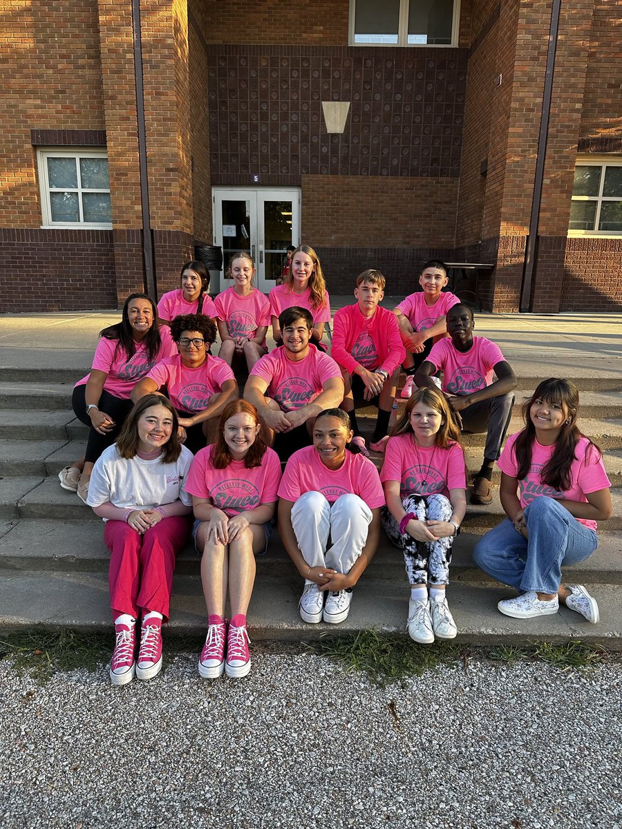 bwstuco's tweet photo. These awesome StuCo kids volunteered their time to help at Avery Elementary’s Walk-A-Thon this morning! @TbirdEMPIRE https://t.co/NKeKMlukp2