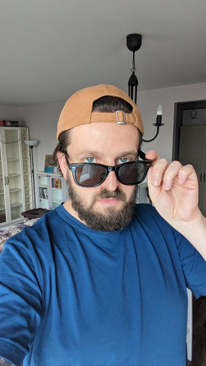 shortsdenis's tweet photo. Можешь сплетничать, ненавидеть, завидовать и обсуждать меня. Но мы же оба понимаем, что при встрече ты будешь мне мило улыбаться https://t.co/Fa7S66jf3B