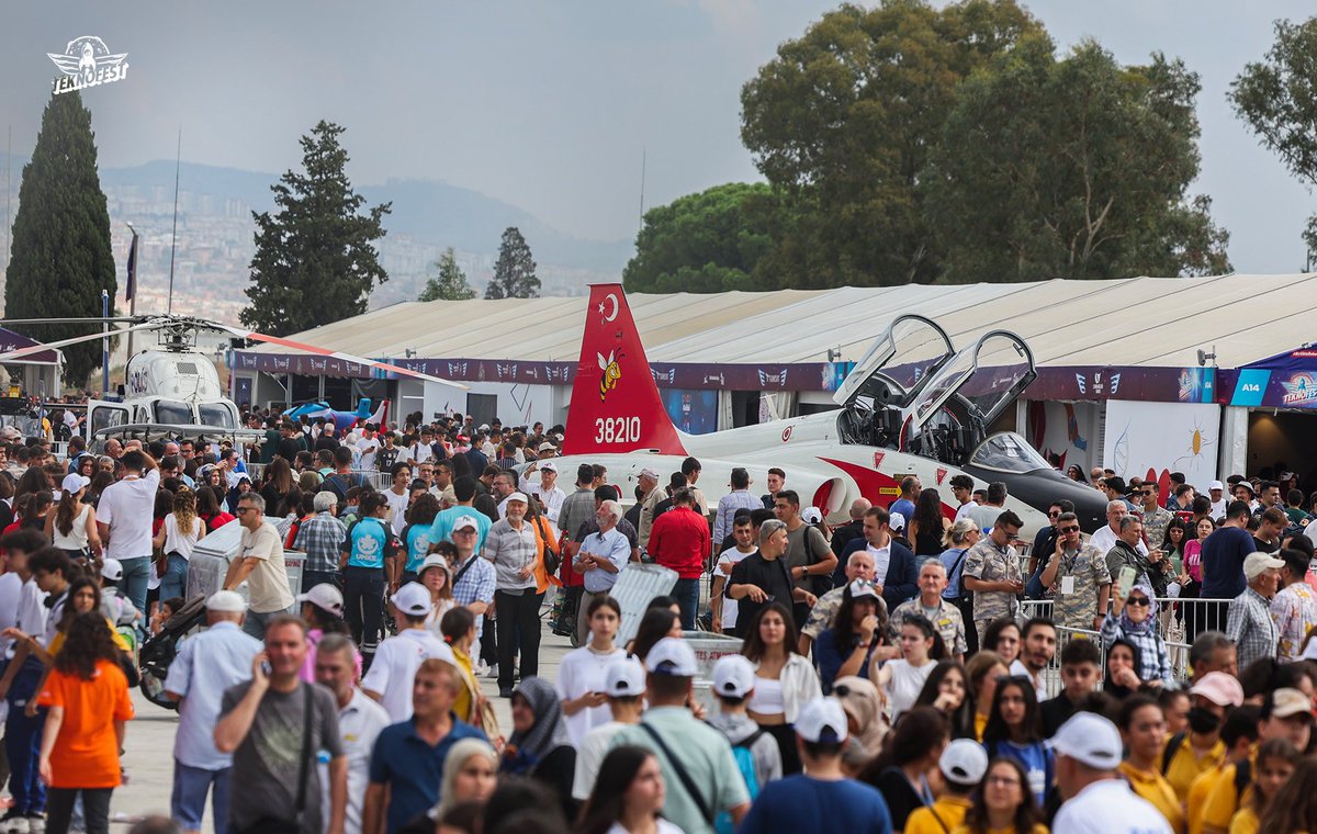 #TEKNOFEST İzmir, İzmirlilerin yoğun ilgisiyle hız kesmeden devam ediyor. 🚀

#teknofest2023