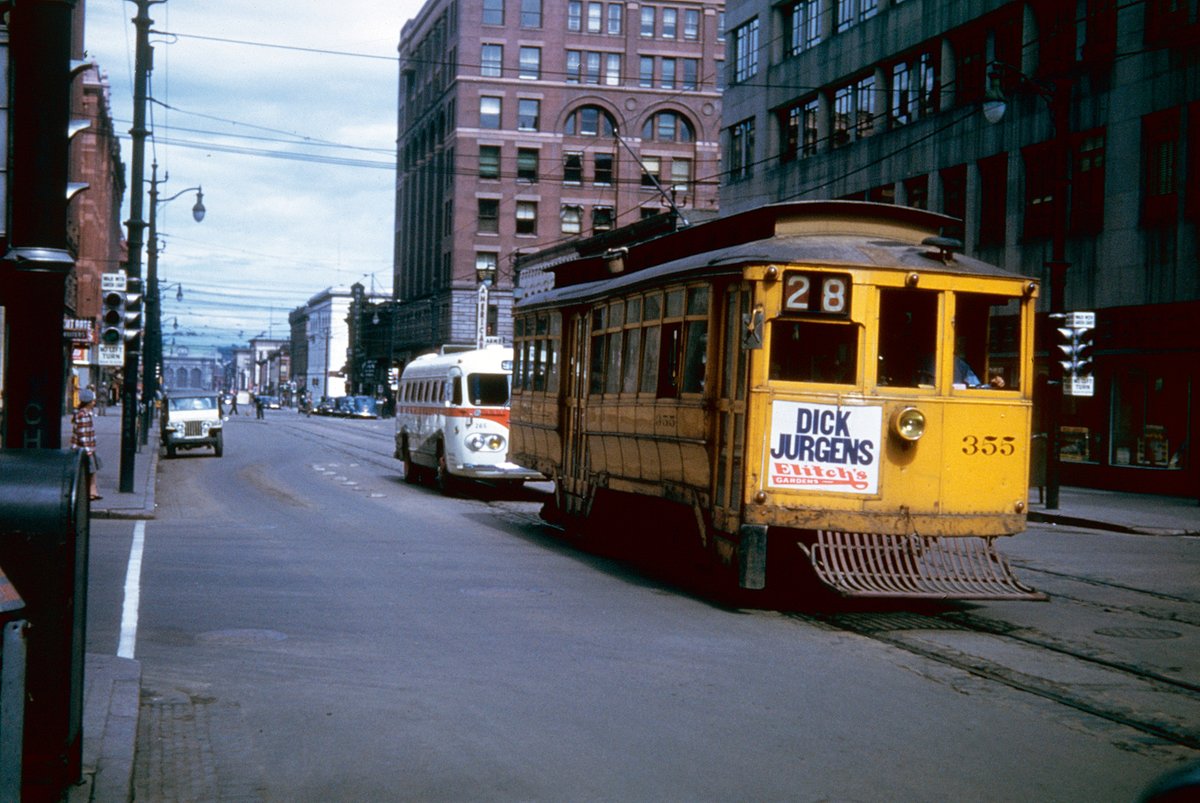 americanrails's tweet photo. Denver &amp; Intermountain Railroad car #355 heads southeasterly down 17th Street in Denver, Colorado in the spring of 1950.  Passenger service on the system ended shortly after this photo, and all operations ended on March 15, 1953.

https://t.co/LR2wYgolVm https://t.co/Ub9jyL8Wek