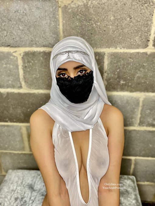 Aaliyah Aziz 🧕🏽 - What did you notice first?👀 FLASH SALE ON MY ONLYFANS! Dropped new content!😈💦 https://t.co/2RiSSlFMbg