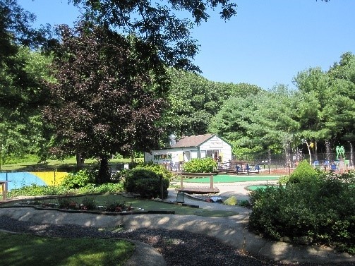 puttsandmore's tweet photo. It’s going to be a great day – made better by mini-golf and a jump on the jumping pillow! Swing by to see us today or this weekend. https://t.co/umfHdTeBXM