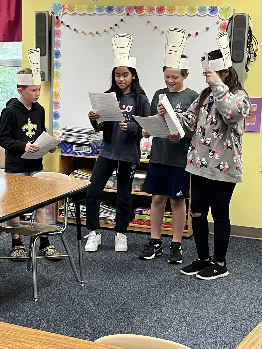 These 4th graders love their readers theater special!! Grade 4 presents… “This Little Piggy!” Yes those are toes on their heads 😂🤦🏼‍♀️ <a href="/Lead_Mine/">Lead Mine Elementary</a> <a href="/dmziemak/">Denise Z</a> <a href="/mjohale/">Melissa Hale</a>