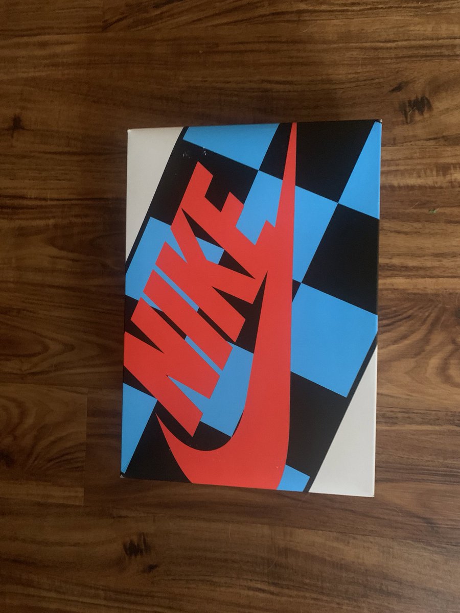 SirFrothy's tweet photo. New Nikes fresh out the box! 📦 👟 🔥 These are so clean. #NikeAttack https://t.co/whVGKnLFC9