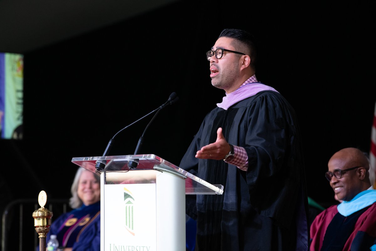 umdentistry's tweet photo. Watch UMSOD Clinical Assistant Professor Dr. Glenn Canares speak about #kindness in the workplace at @UMBaltimore #FacultyConvocation: https://t.co/NTg1utDQ9t. Thank you for these inspiring words, Dr. Canares! #dentalschool #dentists #dentistry #WeAreUMB #UMBtogether https://t.co/vnV67Td3vt