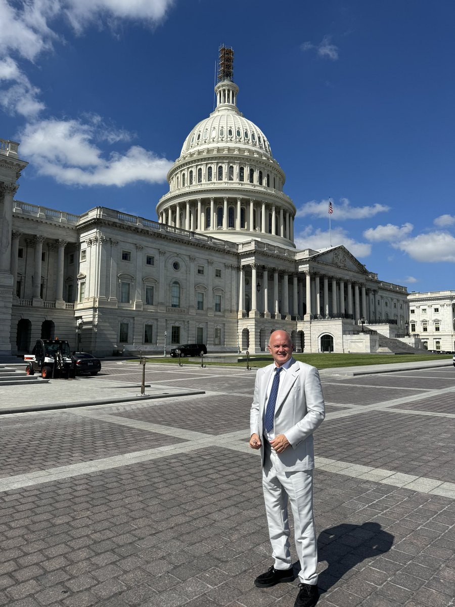 Great day in DC pushing for crypto regulation. Thanks to @brian_armstrong  for setting up #StandWithCrypto !!! Crypto should be and will be a  bi-partisan issue. We need to flip a minority of