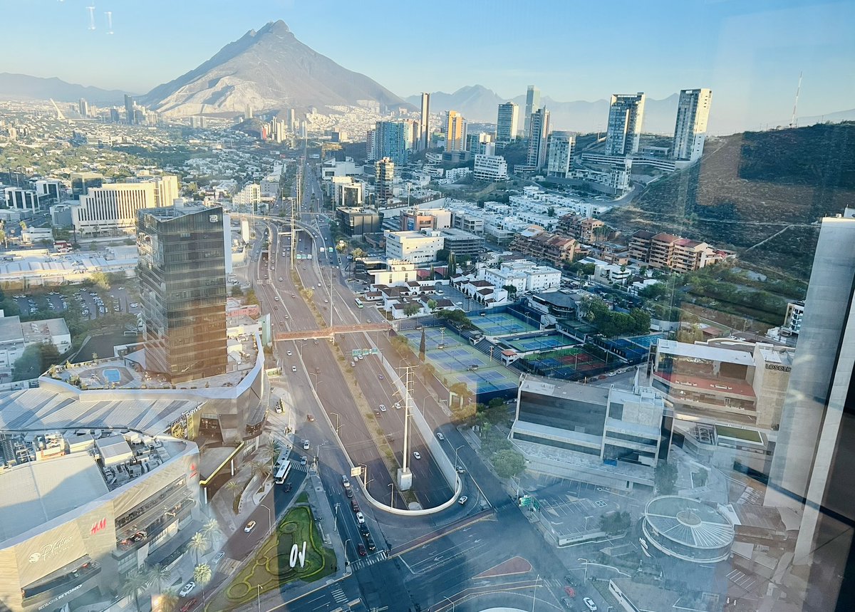 Buenos Dias, Monterrey! 
¡Vámonos  a trabajar! 🇲🇽 🇺🇸 #FDI #EconDev <a href="/Greater_SATX/">greater:SATX</a>