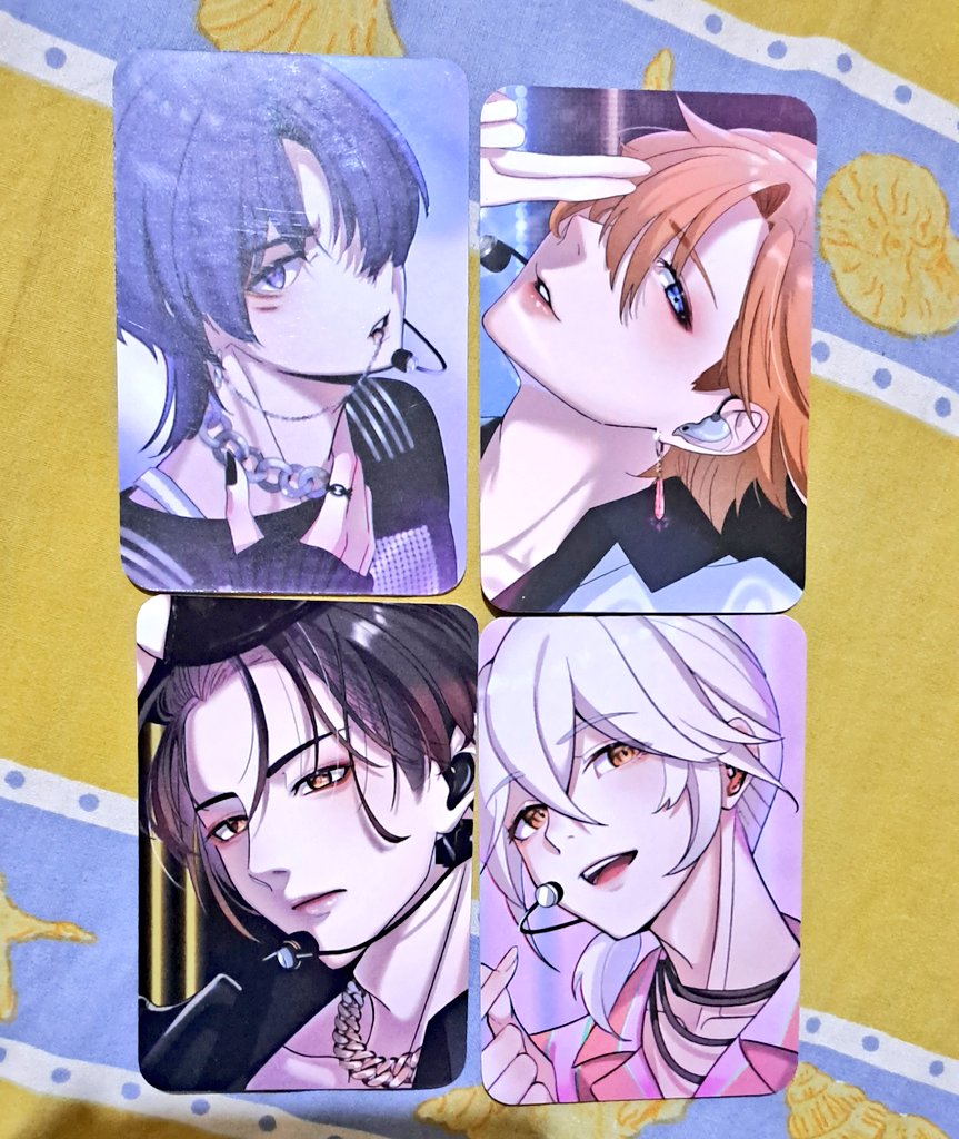 HimaHadleigh's tweet photo. Thank u sm @makkapakka1801 i love the artstyle so muchhh soo ikemen and pretty~~♡♡♡ 💖💖😆
.
#Genshinlmpact #genshinfanmerch #fanmerchandise #Genshin #Tartaglia #scaramouche #wanderer #kazuha #zhongli https://t.co/yV9qoGdlb1