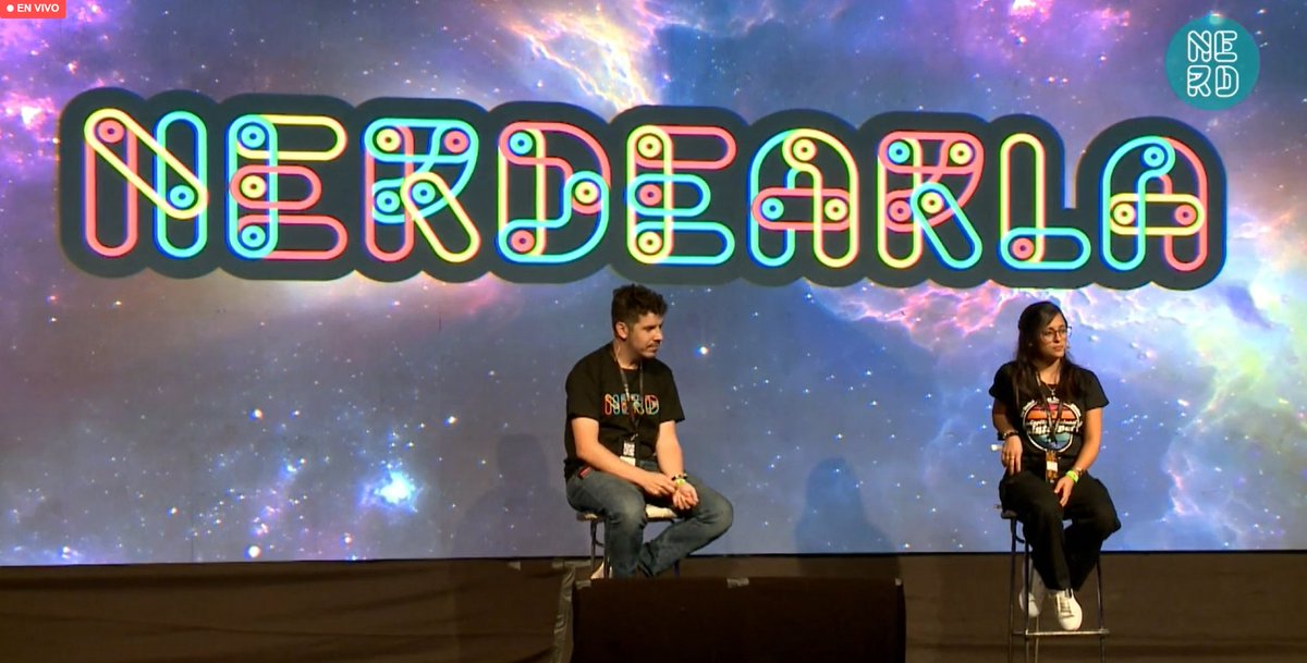 MClaraGioffre's tweet photo. @midudev en @nerdearla 😱😱 Me declaro fan! https://t.co/ayCvslSSGl